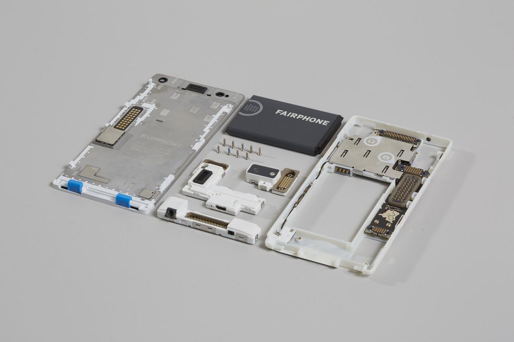 Empresa ainda vende peças de reposição do celular de 2015, que tem nota 10 em reparabilidade pelo site iFixit (imagem: Fairphone)