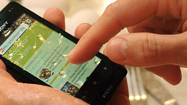 Sony lança Xperia Go no Brasil, smartphone Android a prova d'água