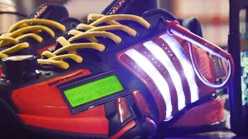 Adidas lança tênis que mostra tweets em tempo real