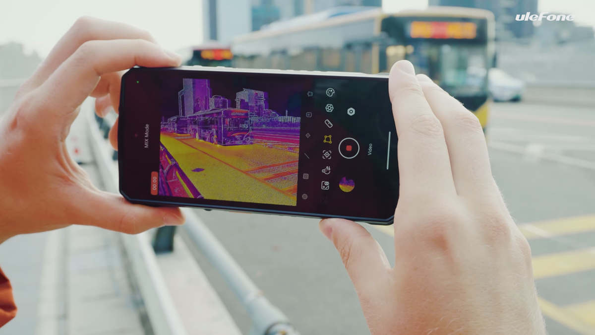 Novo celular tem câmera térmica com imagens em tempo real; conheça