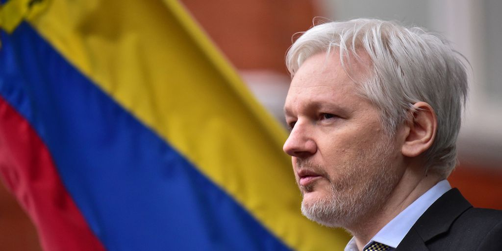 Julian Assange negou a autoria de mensagens de teor considerado antissemítico e transfóbico publicadas na conta do Twitter @JulianAssange.
