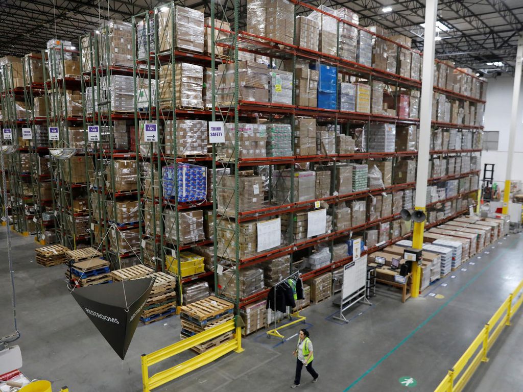 Centro de distribuição da Amazon: empresa contrarará de forma permanente, 70% dos funcionários temporários