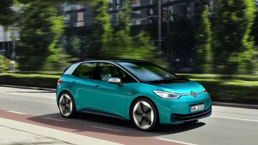 Salão de Frankfurt | Volkswagen lança o ID.3, seu carro elétrico "acessível"