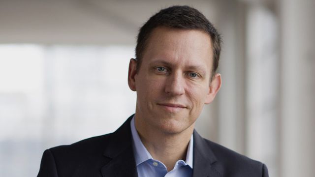 Metido em escândalo, Peter Thiel continuará no conselho do Facebook