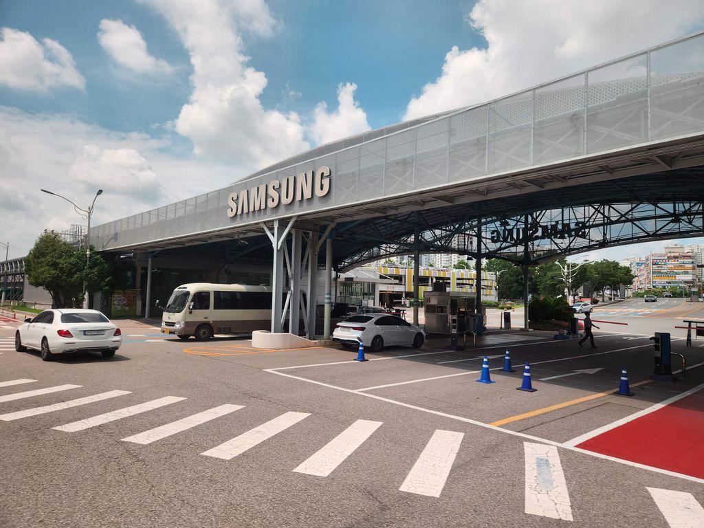 Samsung adotou jornada de seis dias na Coreia do Sul (Imagem: Wallace Moté/Canaltech)