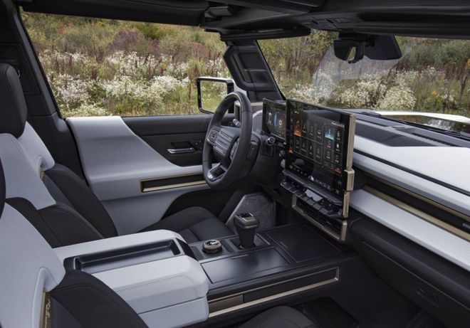 Interior luxuoso e tecnológico da Hummer EV/ (Imagem: Divulgação/GMC/General Motors)