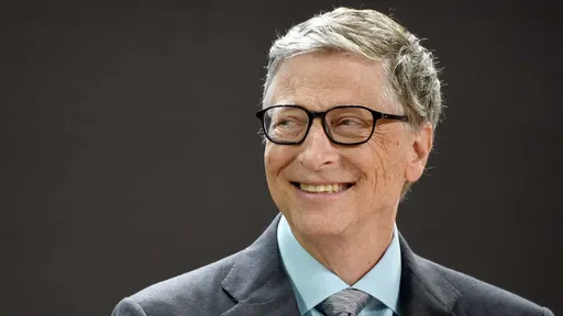 Em entrevista, Bill Gates elogia talento de Steve Jobs para “enfeitiçar pessoas"