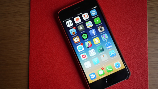 Hacker desbloqueia iOS 9 remotamente e ganha US$ 1 milhão por isso