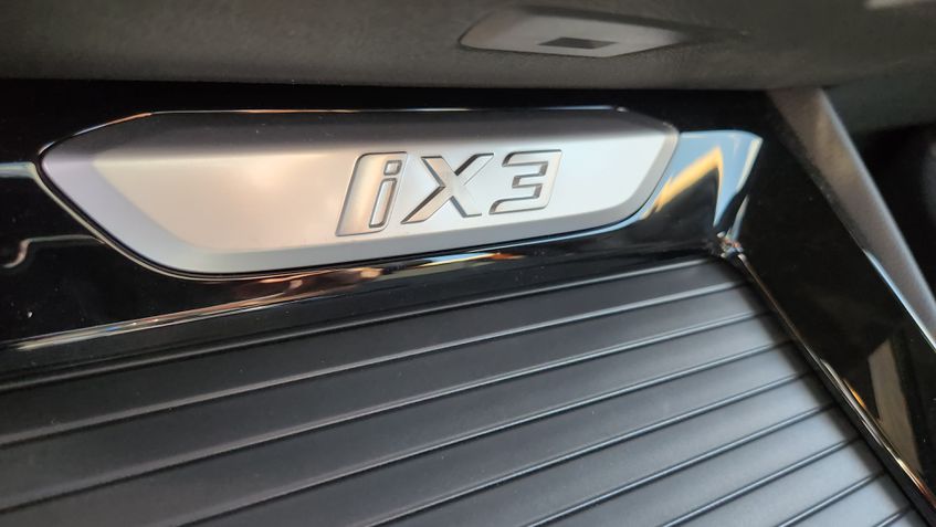 BMW iX3