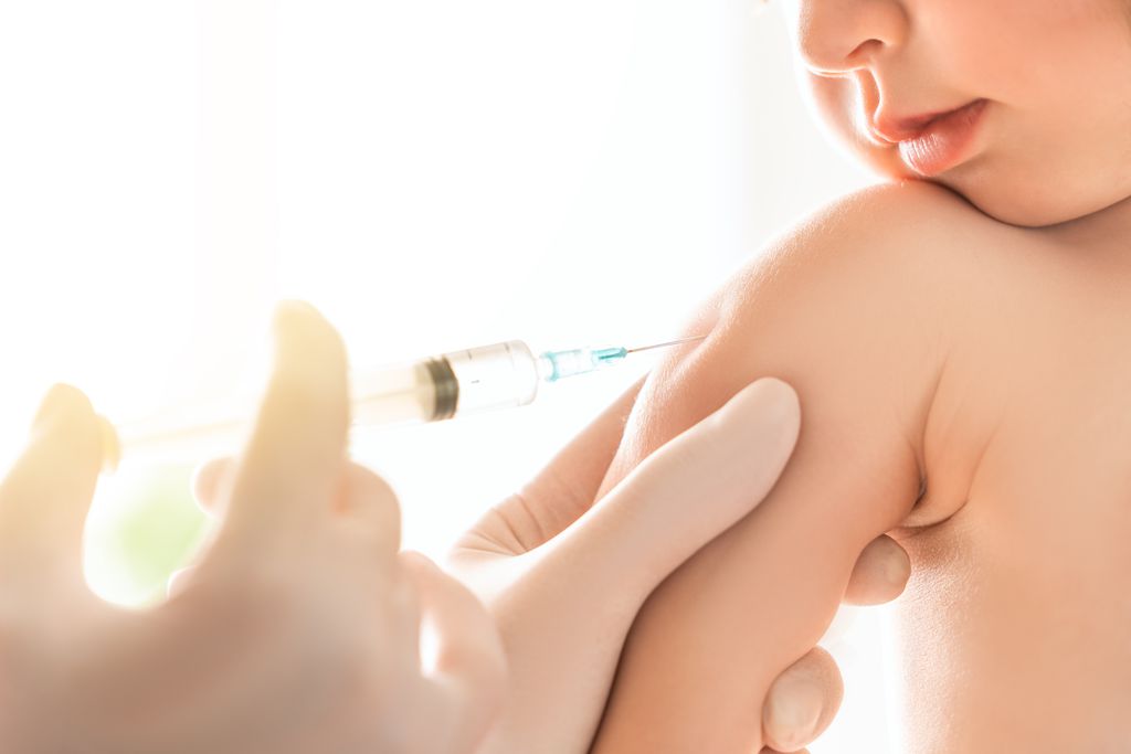 A vacina, no Brasil, é aplicada em bebês (Imagem: Choreograph/Envato Elements)