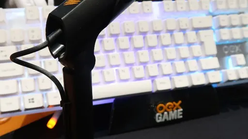 OEX Game lança microfone de mesa e mouse gamer para produtores de conteúdo