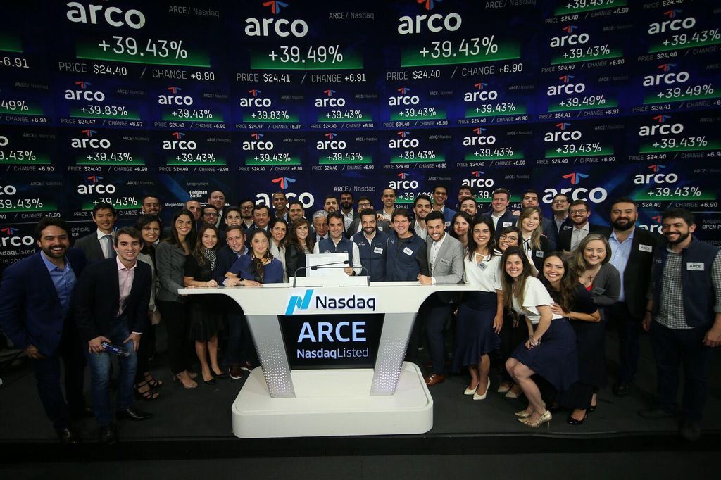 Após o IPO na Nasdaq, a Arco Educação passou a valer US$ 1,18 bilhão, um crescimento de 34% (Imagem: Reprodução / Facebook)