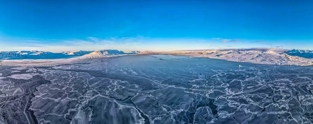 A Groenlândia é a maior ilha do mundo e 78% de seu território é coberto por gelo (Imagem: AFIS)