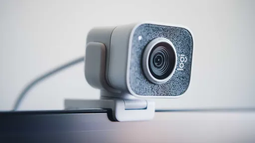 Como saber se alguém está espionando você pela webcam