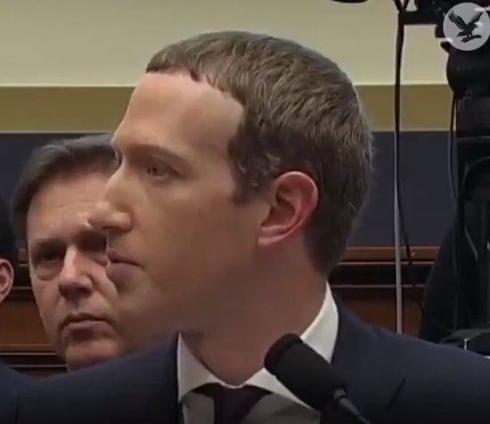 Deputada novaiorquina “frita” Zuckerberg em audição no Congresso dos EUA