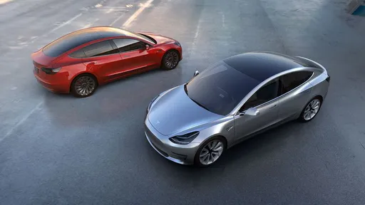 Tesla contrata ex-engenheiro da Apple para aumentar segurança do Model 3