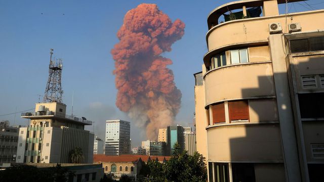 Explosão de Beirute não foi atômica, mas formou uma nuvem de cogumelo; entenda