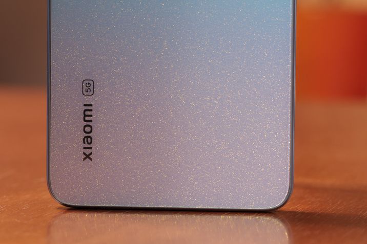 11i 5G logo traseiro
