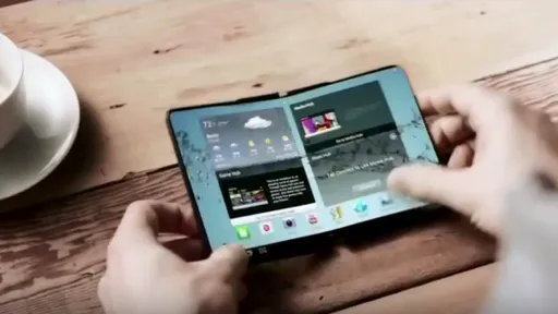 Smartphone com tela dobrável da Samsung deve ser lançado no começo de 2019