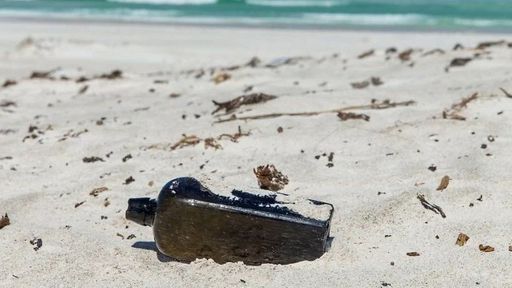 Garrafa jogada há 135 anos na Alemanha é encontrada na Austrália com mensagem