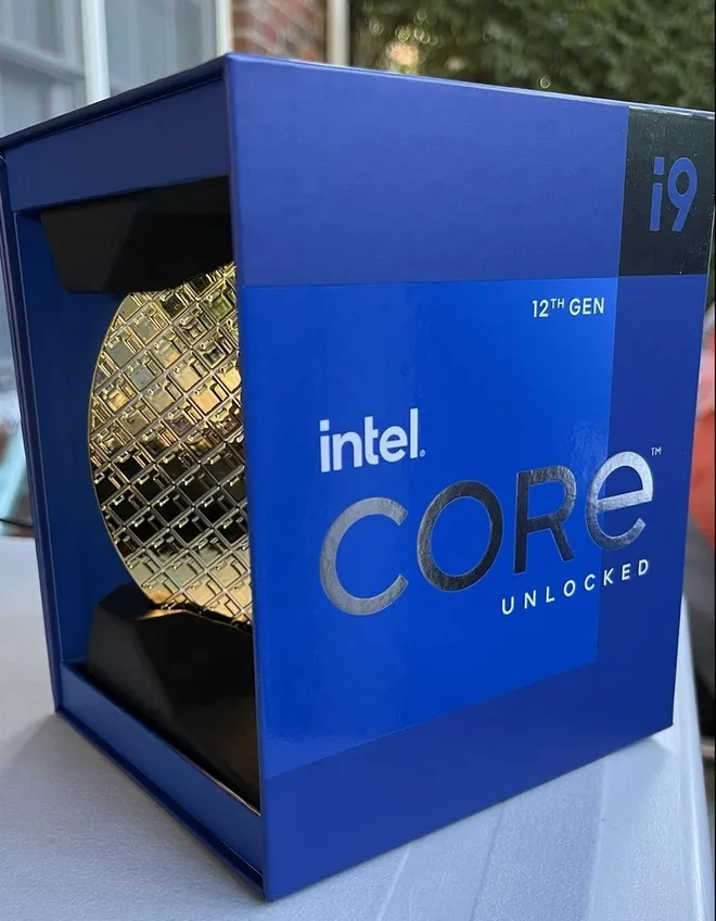 Intel Core i9 12900K (Imagem: Seby9123/Reddit)