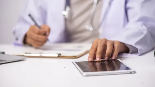 Como ler letra de médico? | 5 soluções digitais que podem ajudar