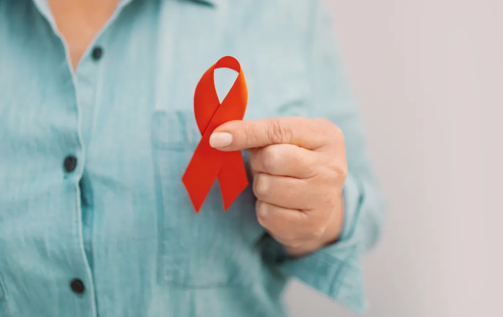 Pacientes com HIV são considerados imunossuprimidos (Imagem: Reprodução/Shiwork/Envato Elements)