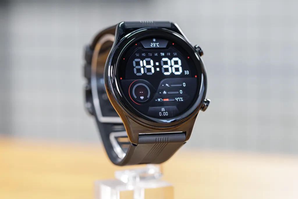 HONOR Watch GS 3 tem um sistema um pouco limitado (Imagem: Ivo Meneghel Jr/Canaltech)