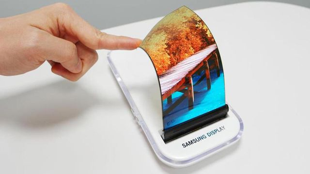 Smartphones flexíveis impulsionam o mercado de telas OLED