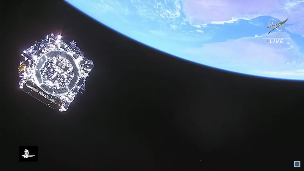 Foto do James Webb após ser liberado do estágio superior do foguete Ariane 5 (Imagem: Reprodução/NASA)