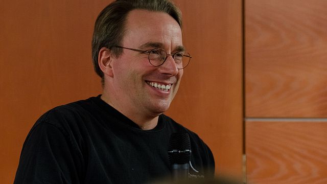 Linus Torvalds se desculpa por anos de "boçalidade" contra desenvolvedores Linux