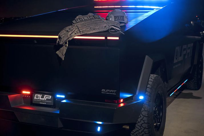 Tesla Cybertruck (Viatura policial)
