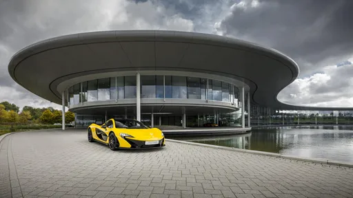 Apple estaria interessada em adquirir a McLaren, afirma jornal