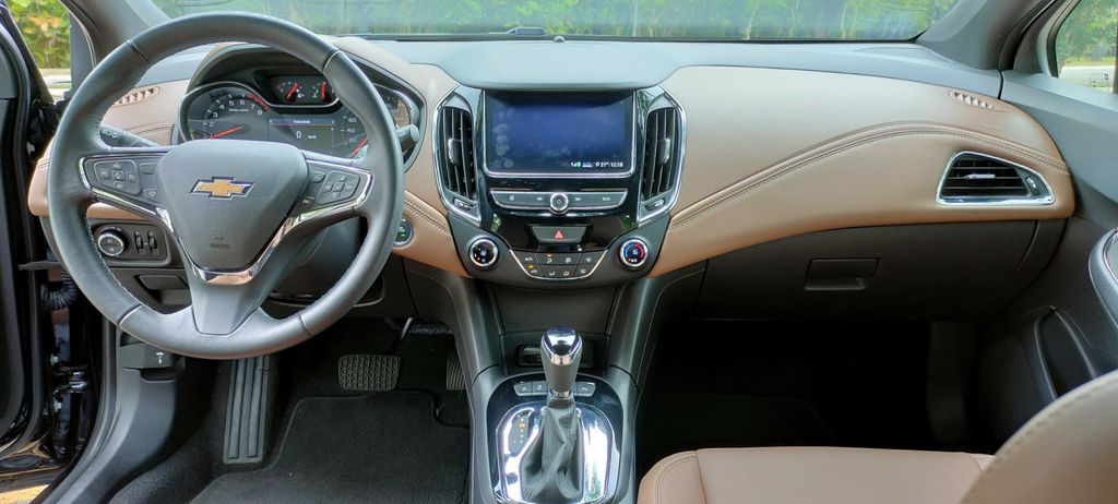 Tecnologia embarcada no Cruze hatch é um dos destaques do modelo Chevrolet (Imagem: Paulo Amaral/Canaltech)