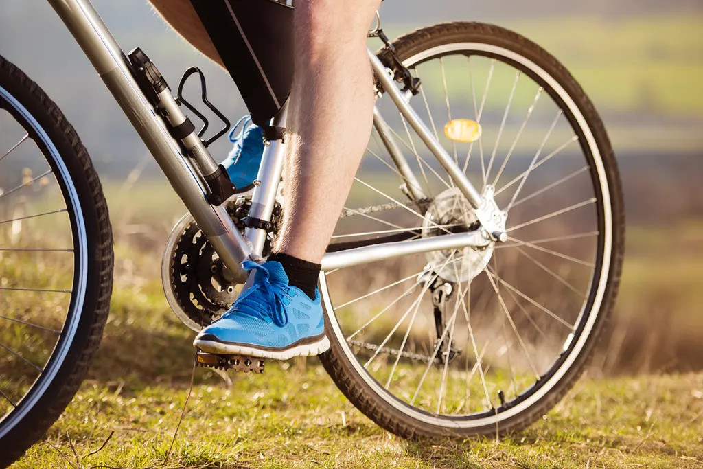 Andar de bicicleta alivia temporariamente quadros de depressão (Imagem: Reprodução/Halfpoint/Envato Elements)