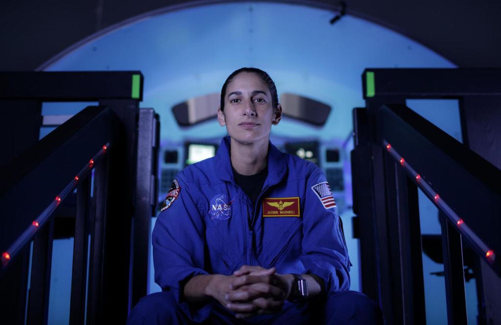 As principais experiência de Jasmin Moghbeli são com a marinha americana (Foto: NASA)
