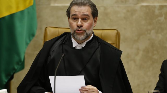 Dias Toffoli rebate Bolsonaro e garante segurança das urnas eletrônicas