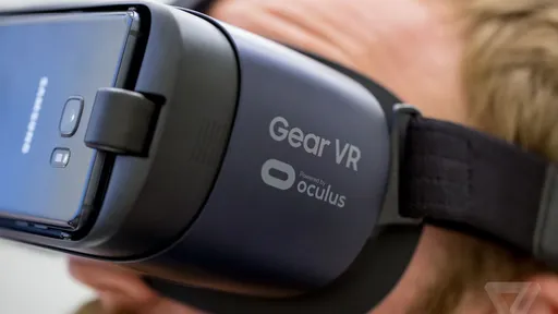 Novo Gear VR da Samsung tem design renovado e porta USB-C intercambiável