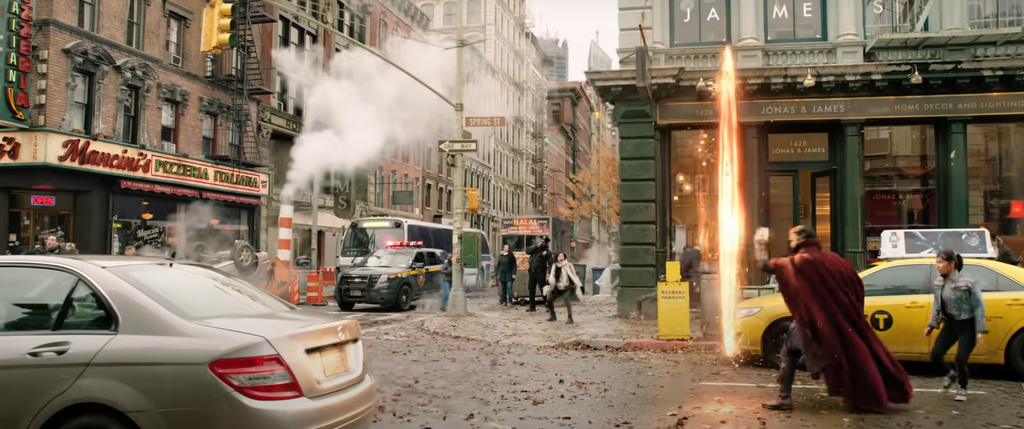 O trailer mostra Estranho protegendo America de Shuma Gorath, assim como o suposto roteiro afimra (Imagem: Reprodução/Marvel Studios)