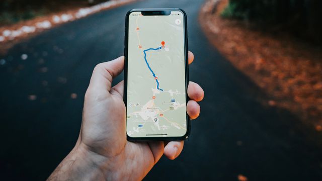 Como ativar a localização e rastrear celular pelo Google Maps