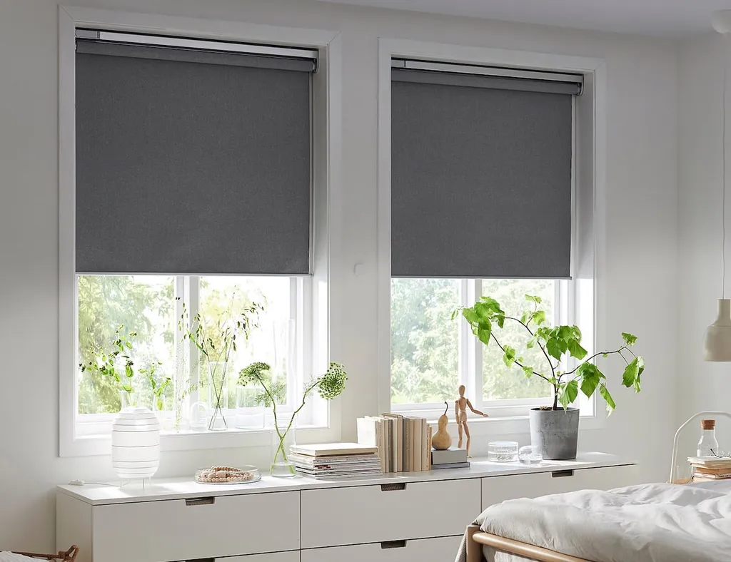 Hoje já existem cortinas automatizadas que se abrem e fecham sozinhas (Imagem: Divulgação/IKEA)