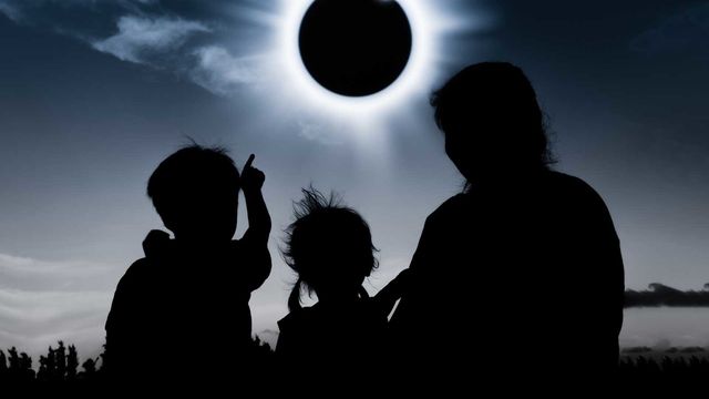 Acompanhe ao vivo a transmissão do eclipse solar total nos Estados Unidos