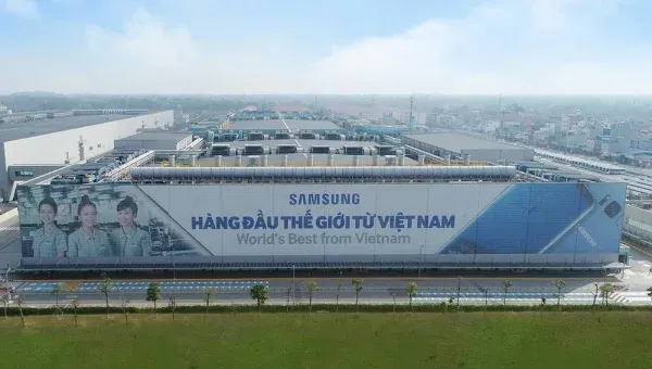 Funcionários de fábrica da Samsung no Vietnã estariam trabalhando apenas três dias por semana (Imagem: SamMobile)