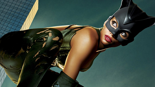 Pagando bem... Halle Berry revela por que não se arrepende de Mulher-Gato