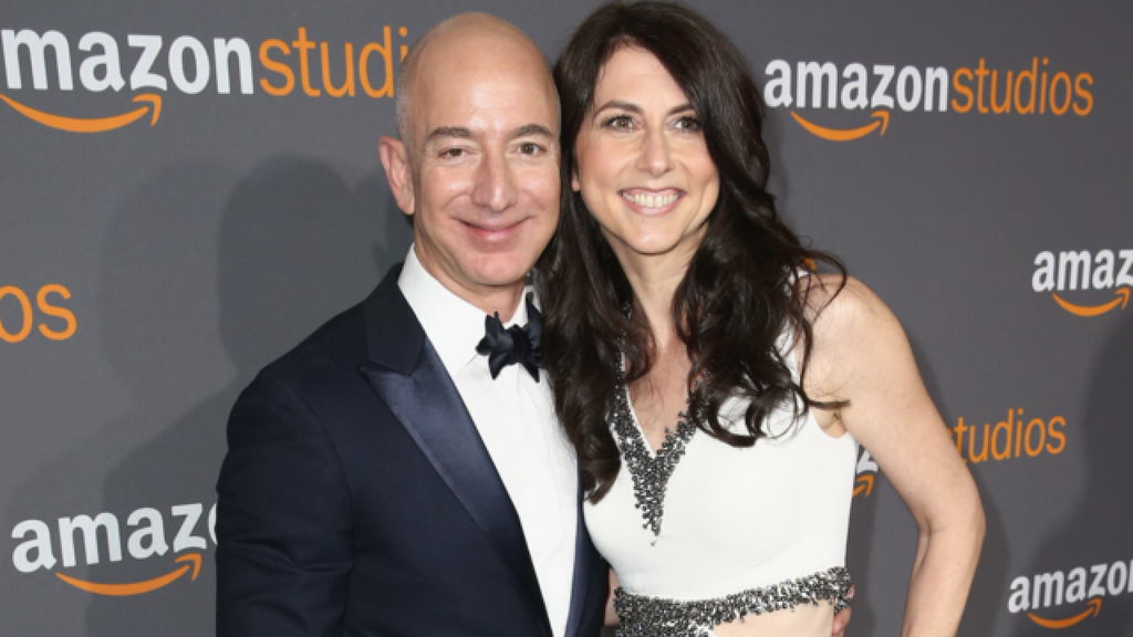 Bilionária Mackenzie Bezos promete doar metade de sua fortuna à caridade