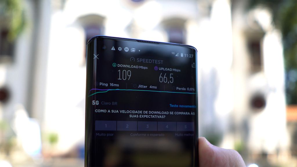 Motorola Edge 5G: mercado já conta com quase 200 dispositivos compatíveis com a 5º geração de internet móvel  (Foto: Felipe Junqueira)