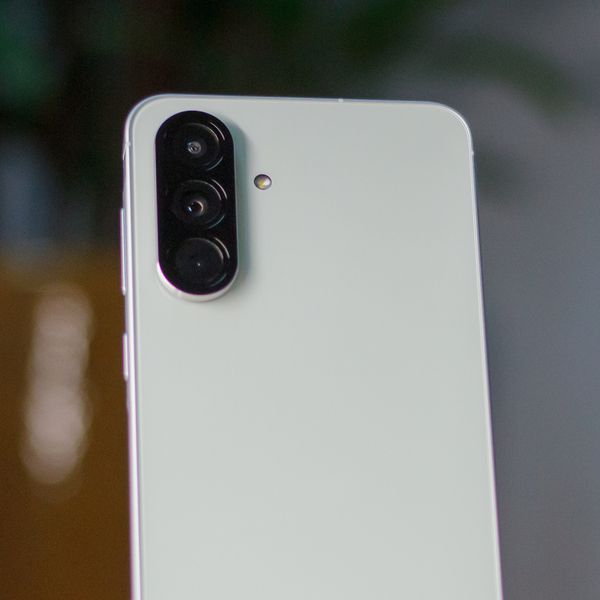 💣 PREÇO NO CHÃO! Amazon BAITA no Galaxy A56 por R$1.699: Galaxy AI e Atualizações Garantidas até 2031!