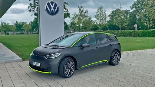 CEO da Volkswagen confirma lançamento do hatch elétrico ID.X, variante do ID.3