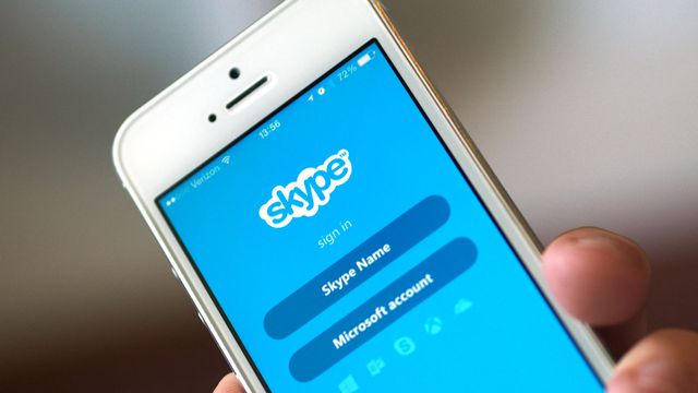 Juiz do Reino Unido condena homem à prisão via Skype no iPhone