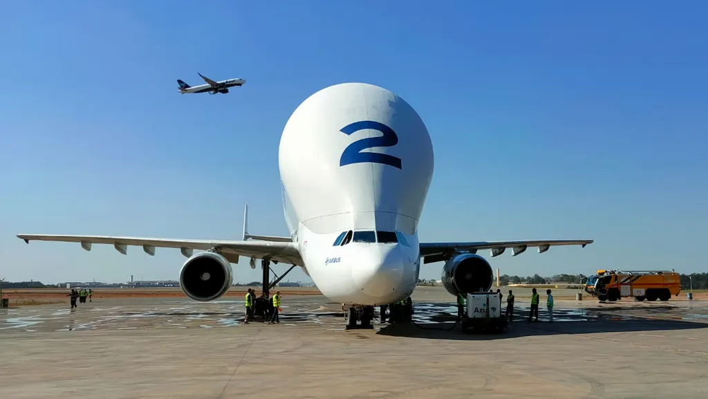 Beluga: Conheça por dentro o avião supercargueiro da Airbus